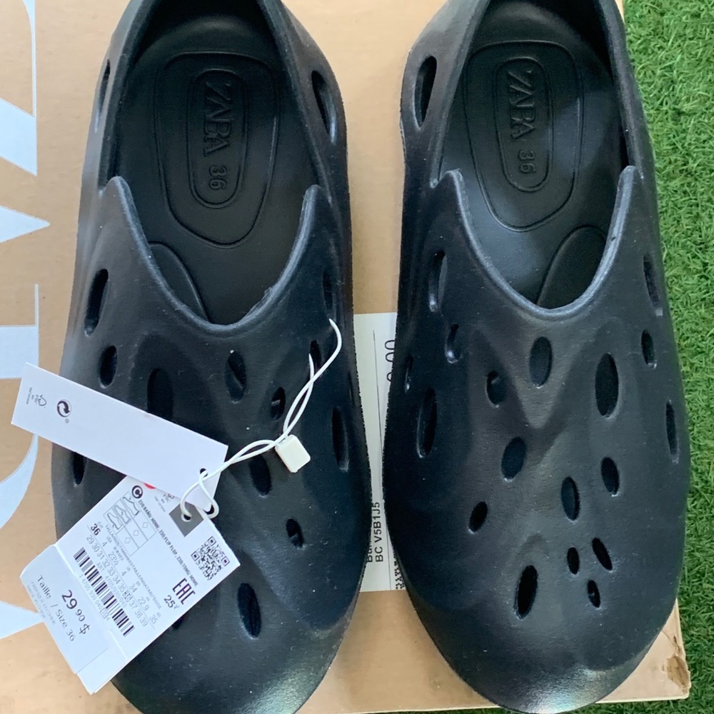 ZARA Kids Black Slip-On Foam Rubber shoes Sz 36/4 Usa